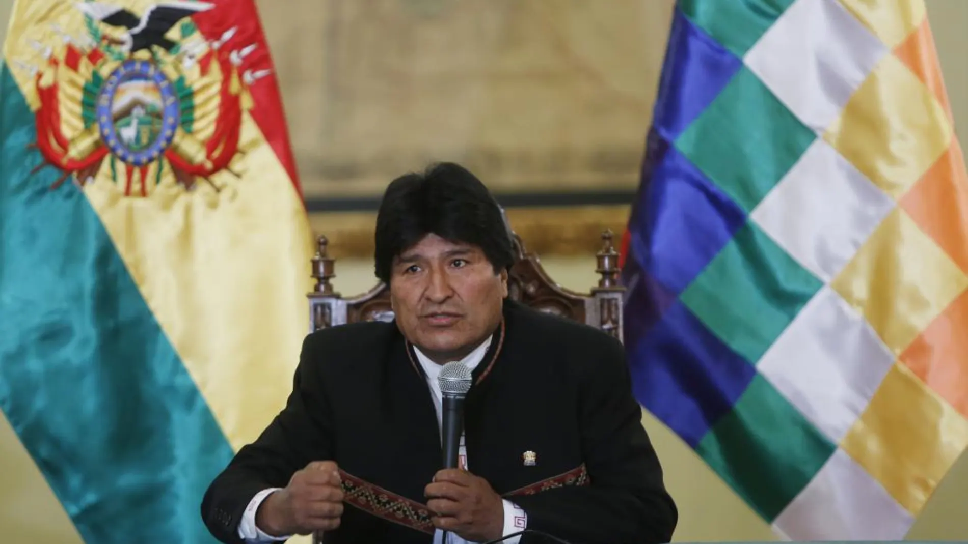El presidente de Bolivia habla ante los medios en el Palacio de Gobierno