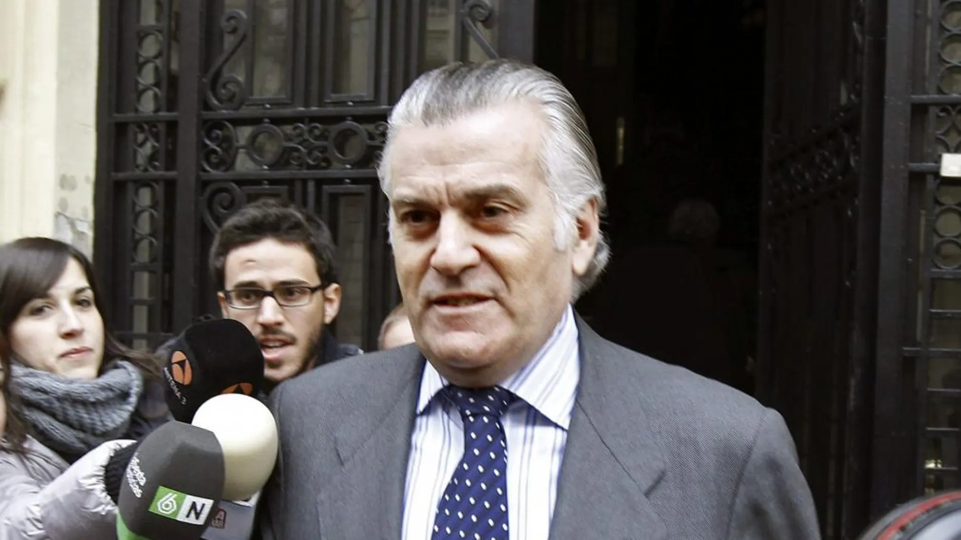 Luis Bárcenas, a su salida de su domicilio