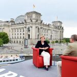 Angela Merkel durante la entrevista en la televisión pública ARD
