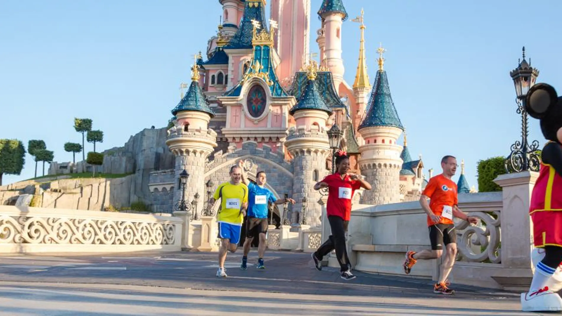 Niños y adultos podrán correr con sus personajes favotitos de Disney