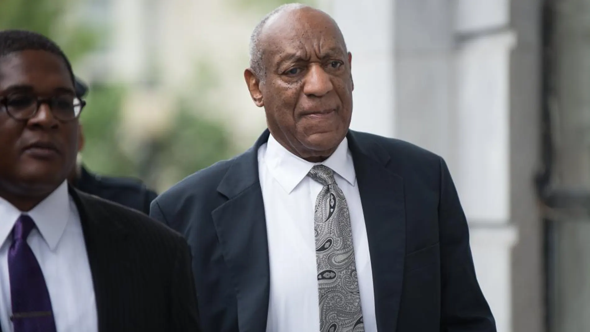 Bill Cosby llega al juzgado para conocer la sentencia
