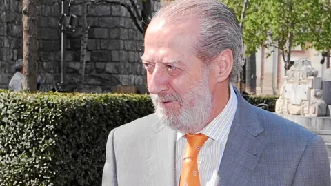 Rodríguez Villalobos no aclara el fondo de la cuestión, la trama de «enchufismo» socialista en la Diputación