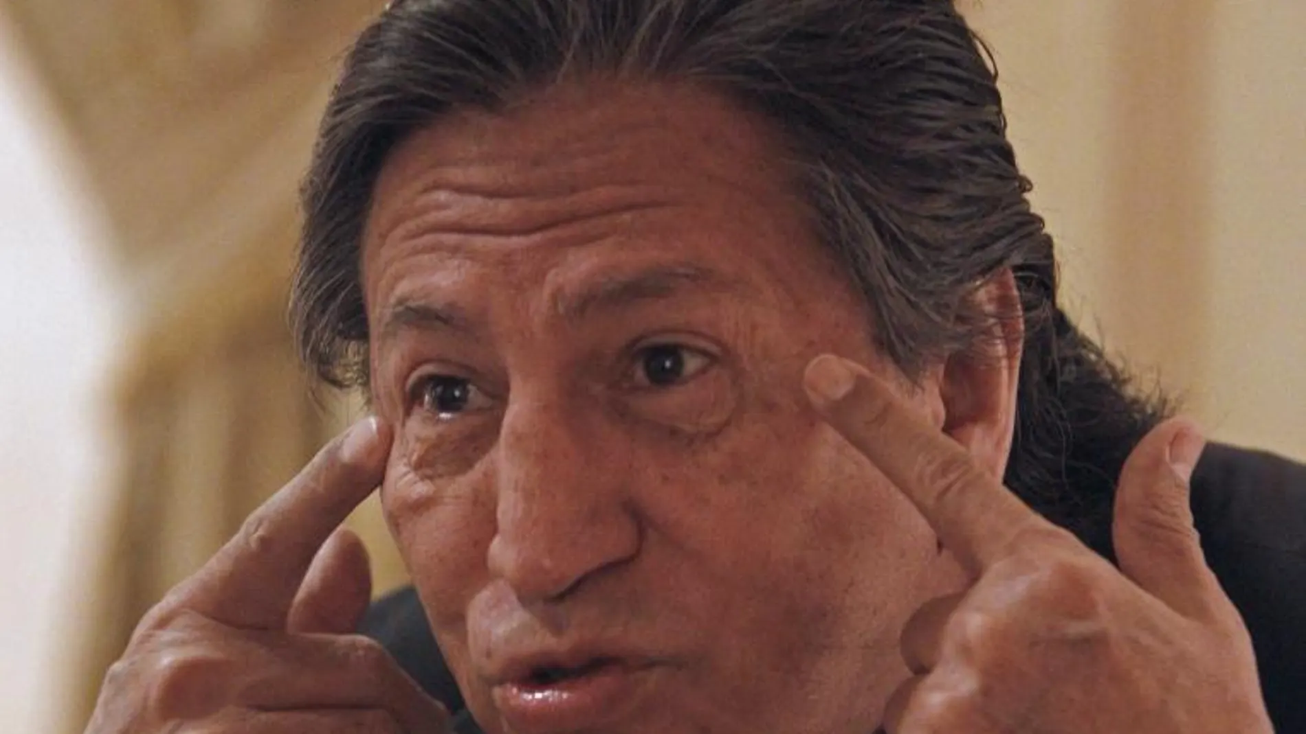 Fotografía de archivo del 24 de noviembre de 2011 del expresidente peruano Alejandro Toledo durante una entrevista con Efe en Madrid (España)