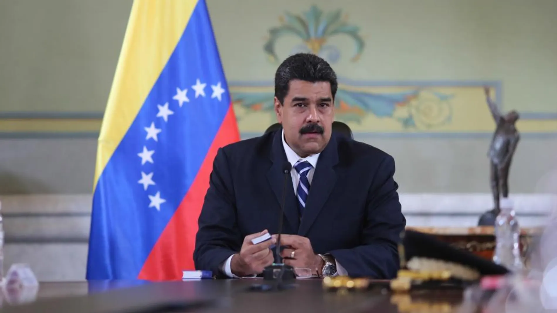 Nicolás Maduro, habla en una reunión en Caracas.