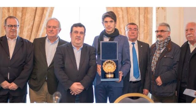 Castella recoge la «Concha de Oro»