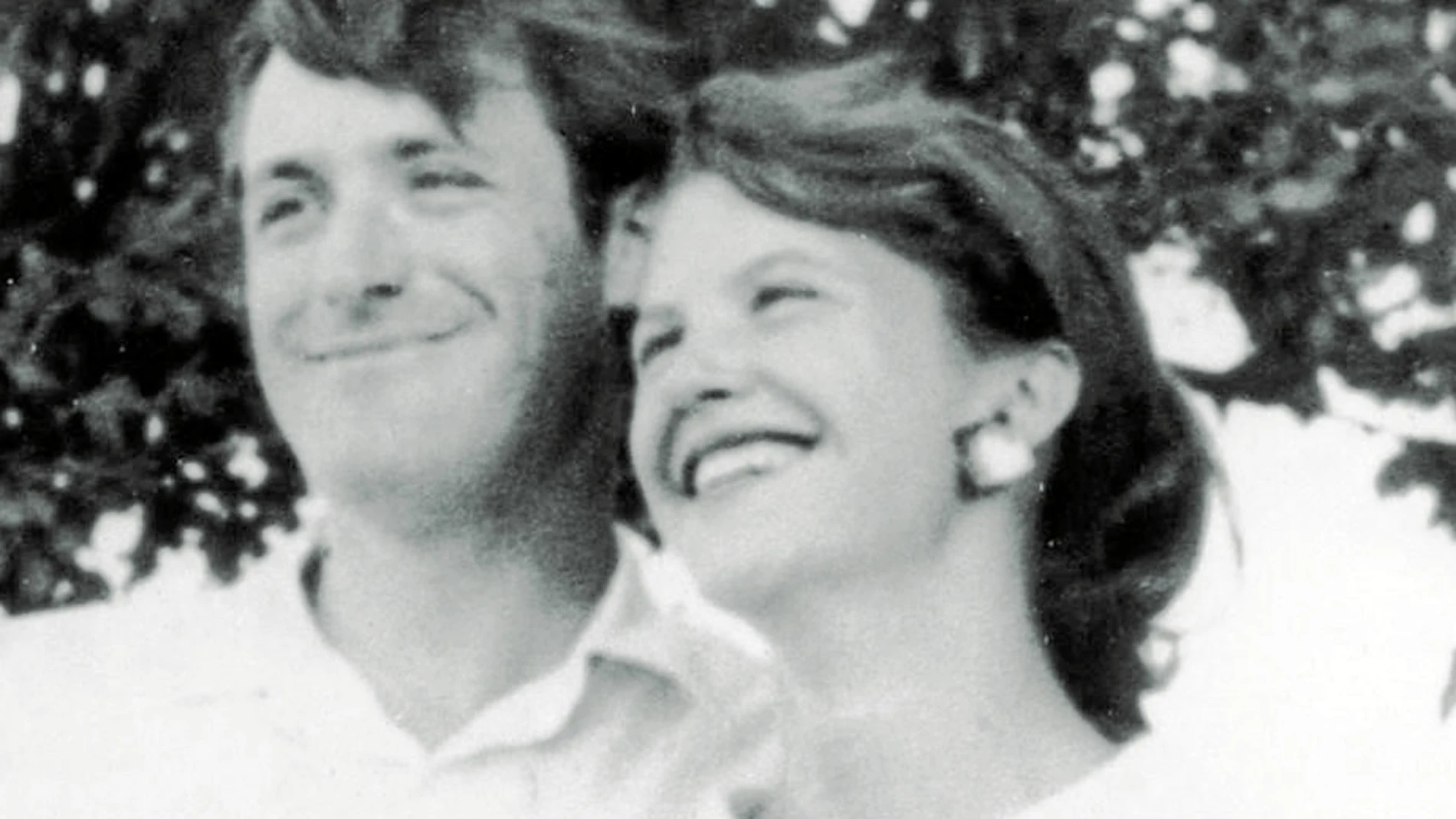 Una imagen de la pareja de poetas formada por Ted Hughes y Sylvia Plath