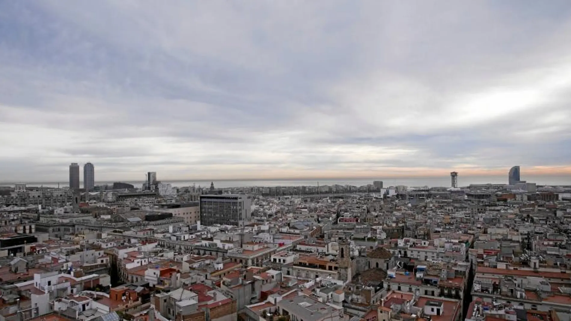 A partir de diciembre, los días de episodio de contaminación se regulará el acceso de vehículos en los 40 municipios del área de Barcelona, el Govern descarta por ahora peajes disuasorios
