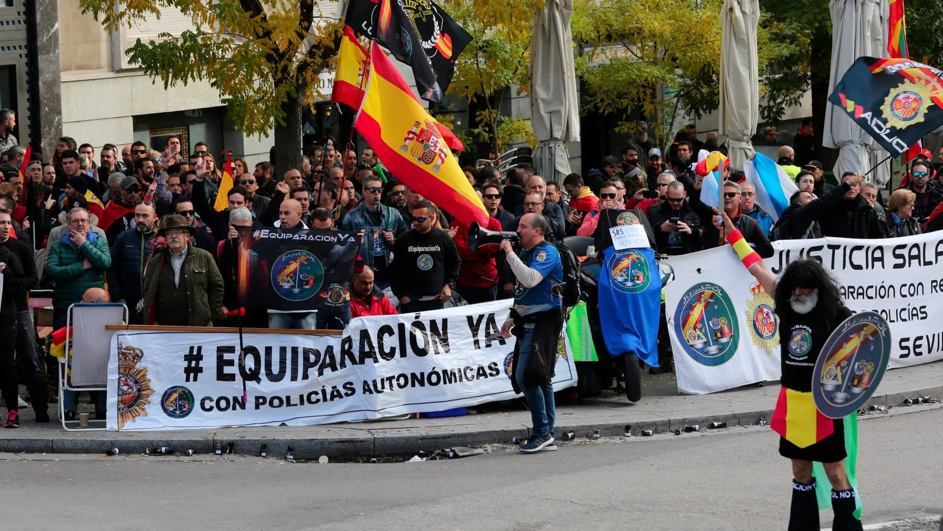 Protestas en el mes de noviembre por la equiparación salarial frente al Congreso