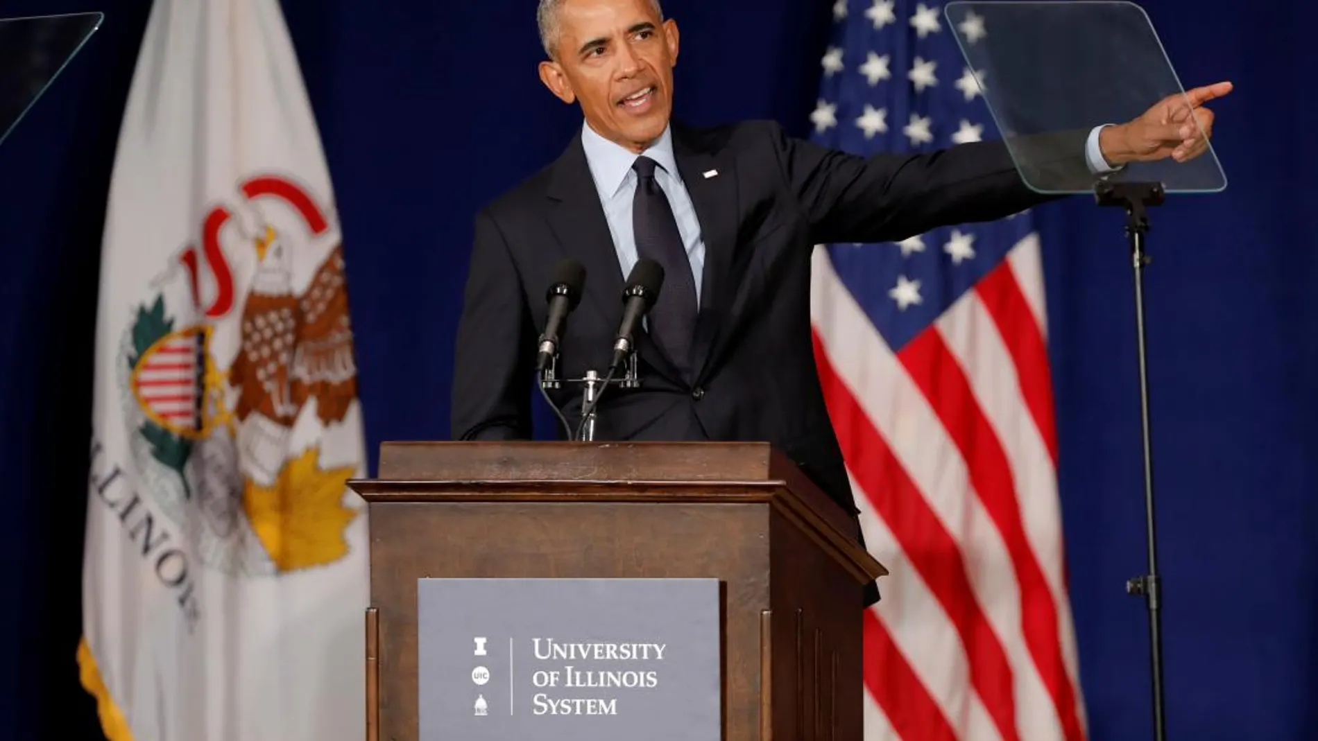 Obama durante su discurso en la Universidad de Illinois/Reuters