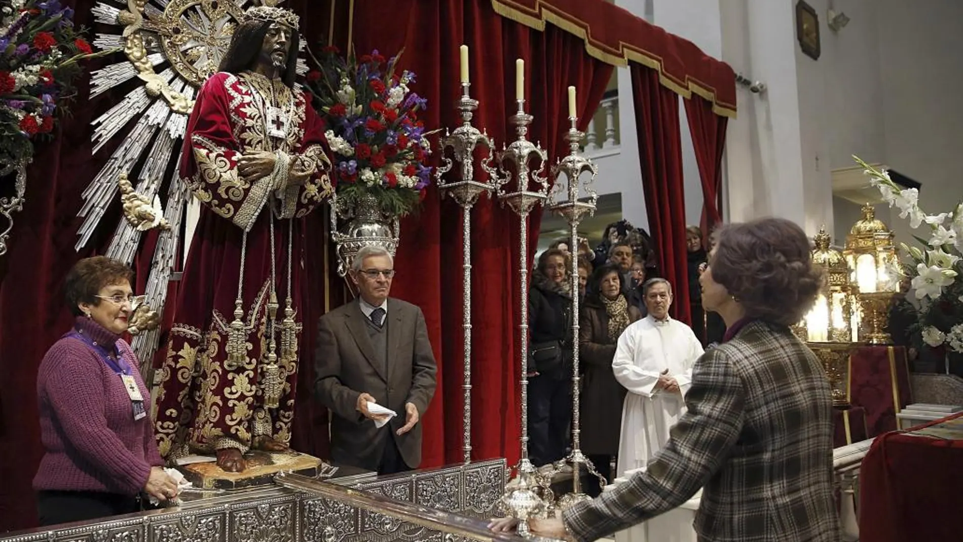 La Reina Sofía ha visitado esta mañana la basílica madrileña de Jesús de Medinaceli