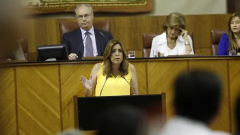 Díaz intenta reinventarse con recetas «sello PSOE-A» como un salario social