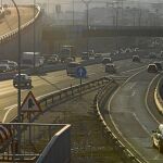 Las medidas de restricción del tráfico rodado persiguen –en teoría– mejorar la calidad del aire en las ciudades / Foto: Alberto R. Roldán