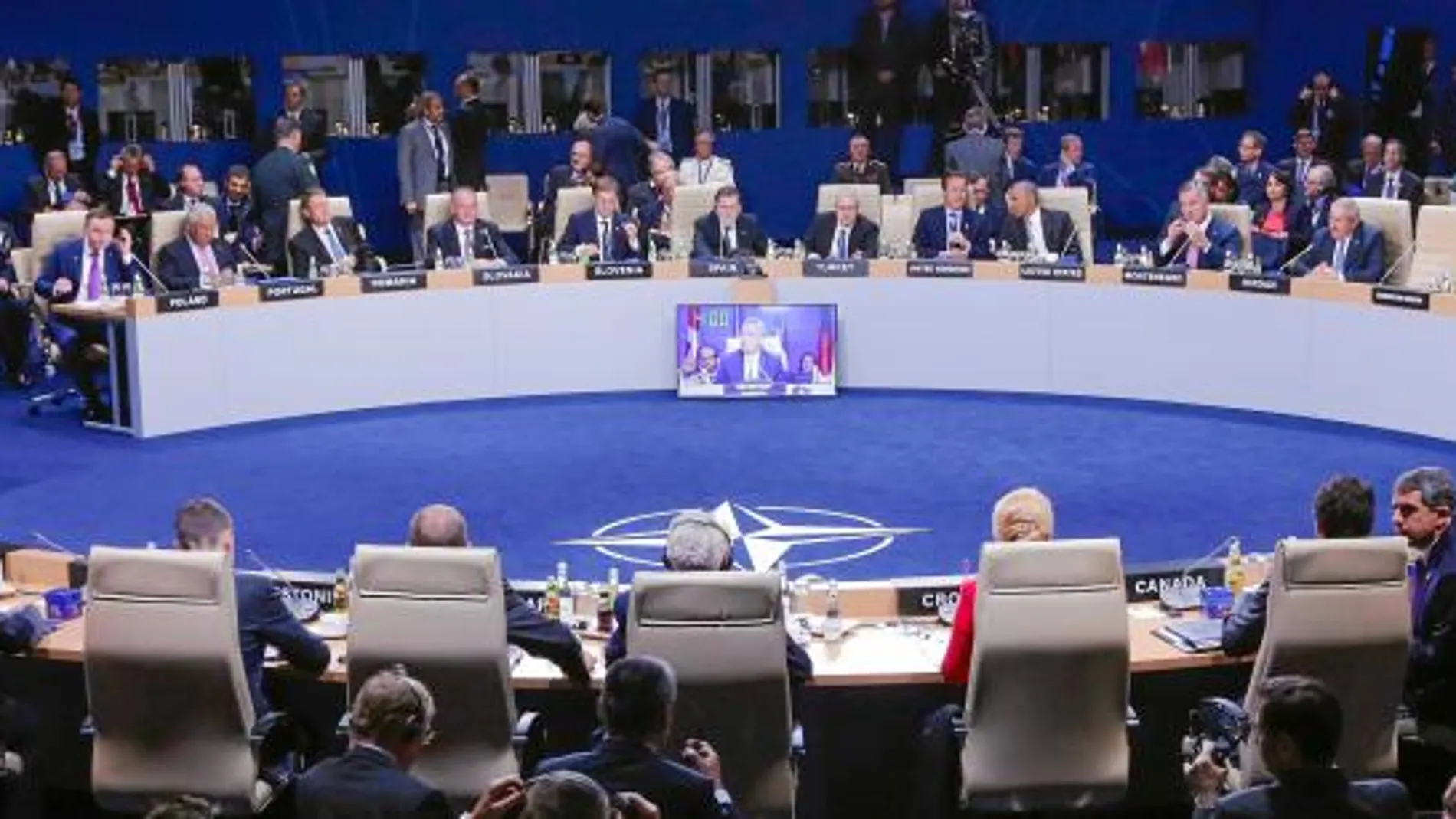 Sesión de trabajo de los jefes de Estado y de Gobierno de la OTAN ayer, en Varsovia