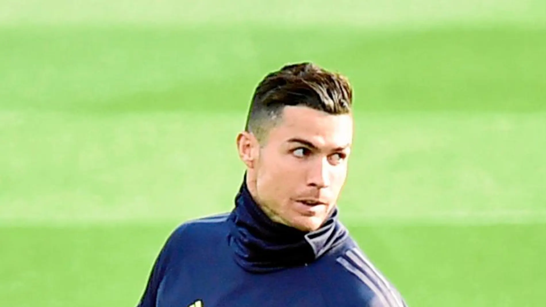 Cristiano Ronaldo, en el entrenamiento de ayer / Reuters