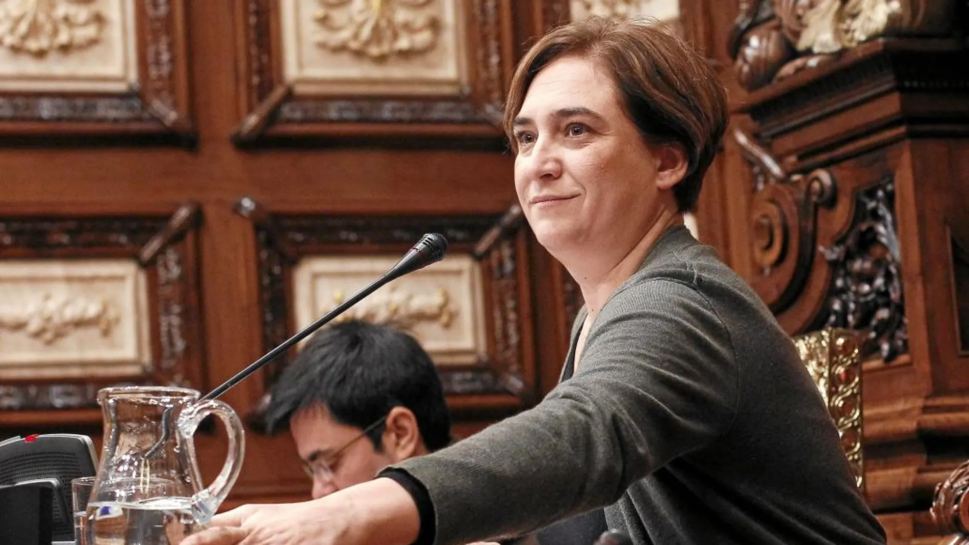 Colau gobierna en minoría y tiene que pactar con la izquierda para sacar adelante la gestión municipal
