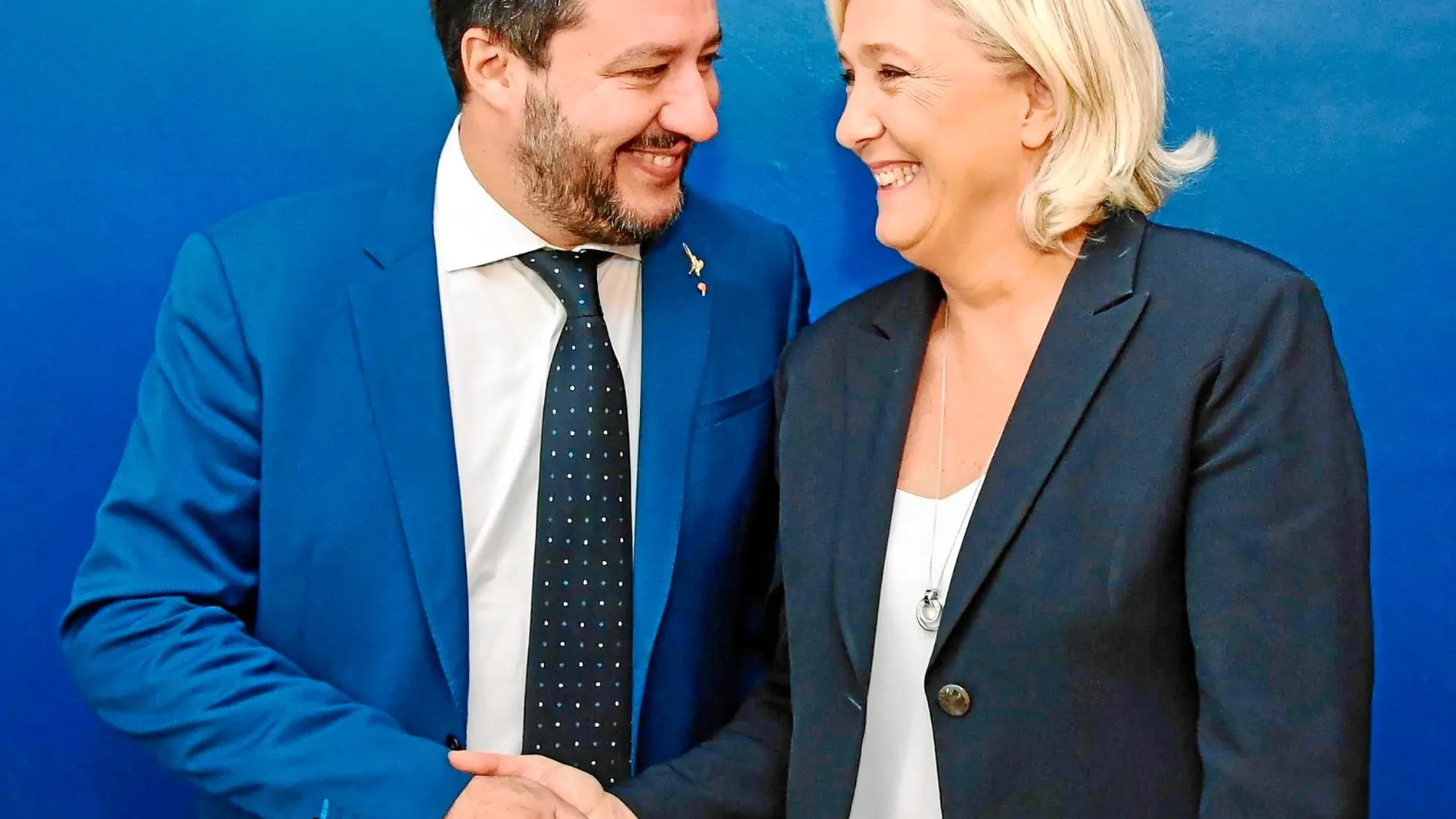 Los líderes de la ultraderecha italiana, Matteo Salvini, y francesa, Marine Le Pen / Ap