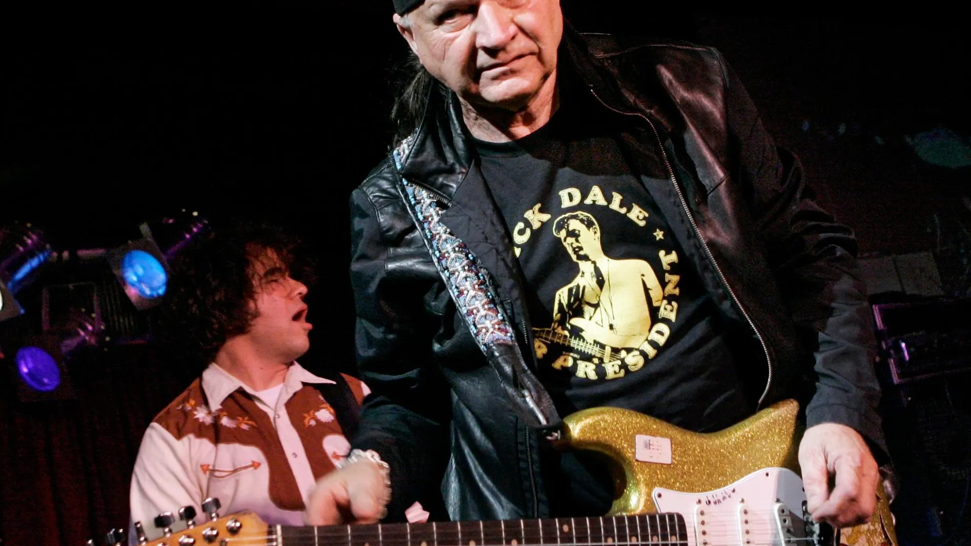 Dick Dale, que en realidad se llamaba Richard Anthony Monsour, nació en Boston en 1937. Estaba considerado uno de los cien mejores guitarristas de la historia