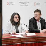 El presidente de la Generalitat, Ximo Puig, y la vicepresidenta, Mónica Oltra, ayer durante la rueda de prensa