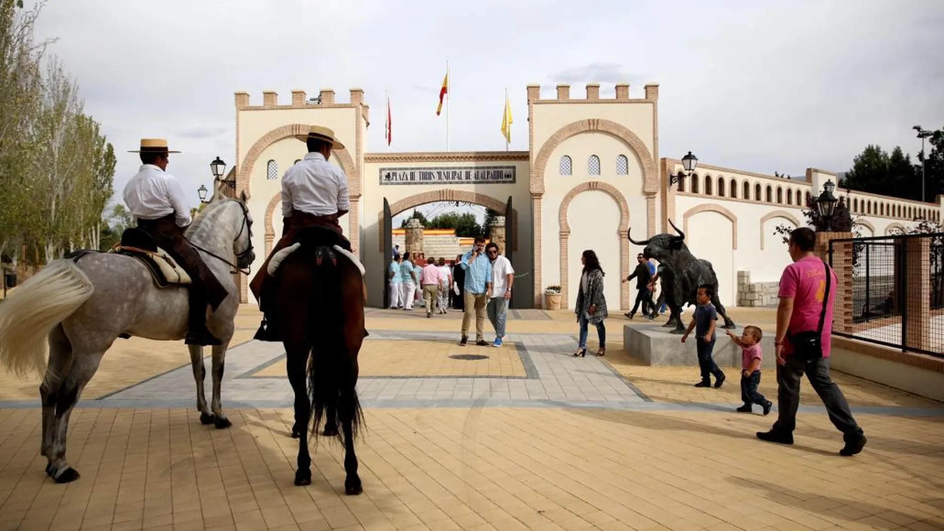 Plaza de toros del Alalpardo, municipio madrileño galardonado con el «Trofeo Puerta de Alcalá» de la Federación Taurina de Madrid