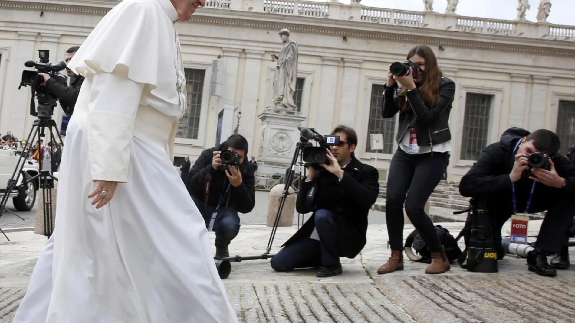 El Papa, a su llegada a la Plaza de San Pedro