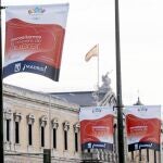 La capital ha engalanado con banderolas sus principales calles para para la visita del comité de evaluación