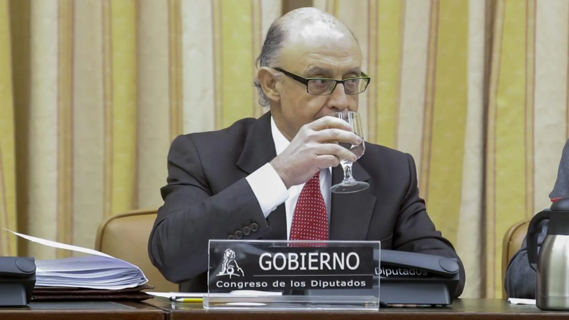 Critóbal Montoro durante su comparecencia en la Comisión de Hacienda del Congreso