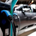 La ley prohibirá la matriculación de coches que emitan CO2 a partir de 2040/Efe
