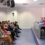 Eva Ortiz e Isabel Bonig, durante la reunión de ayer en la sede del PPCV
