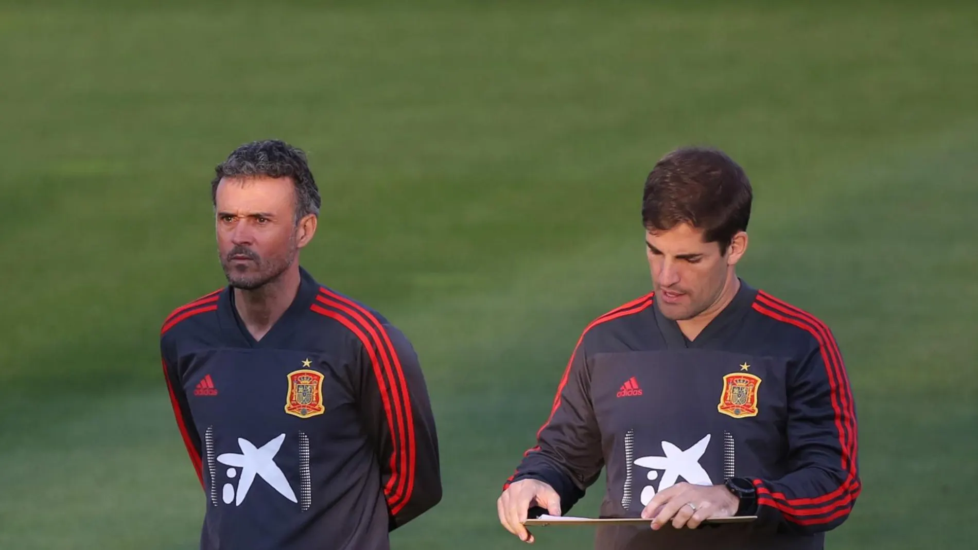 Luis Enrique y Robert Moreno, durante un entrenamiento de la selección