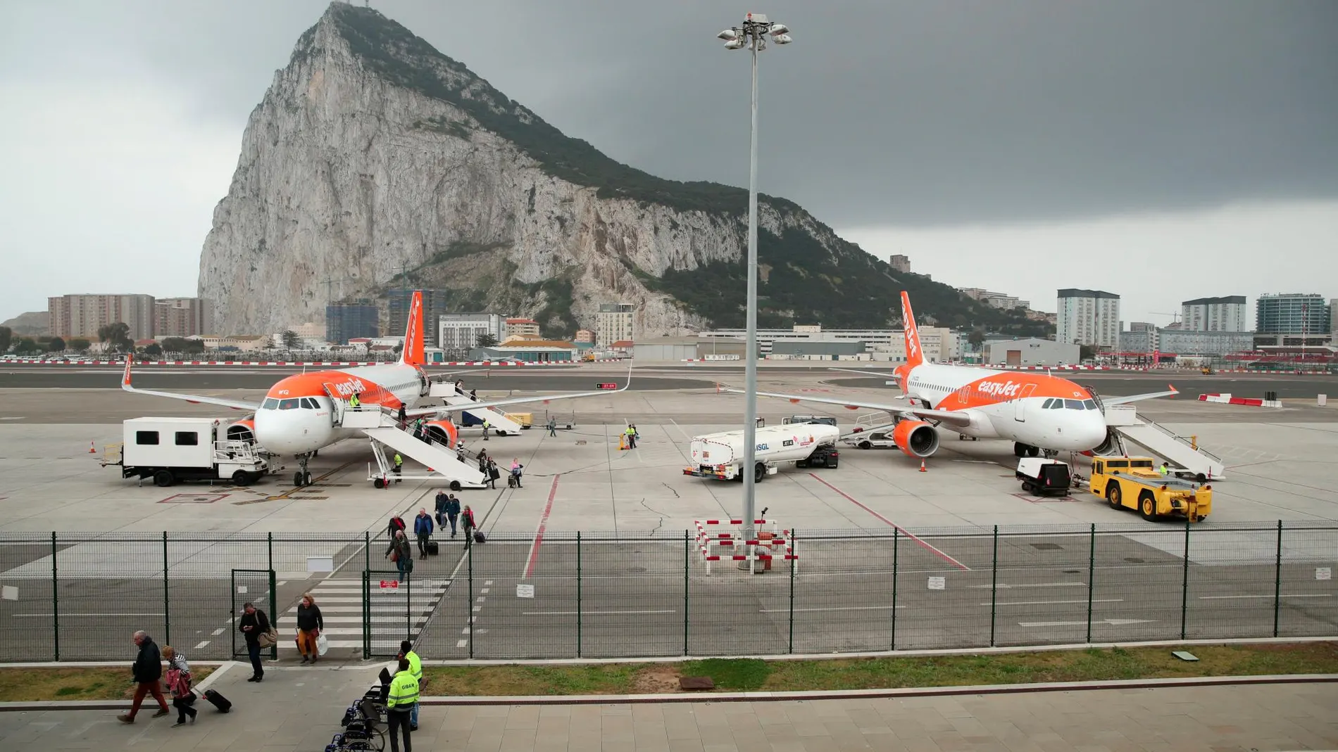 Aeropuerto de Gibraltar, construido en territorio ocupado militarmente por Reino Unido