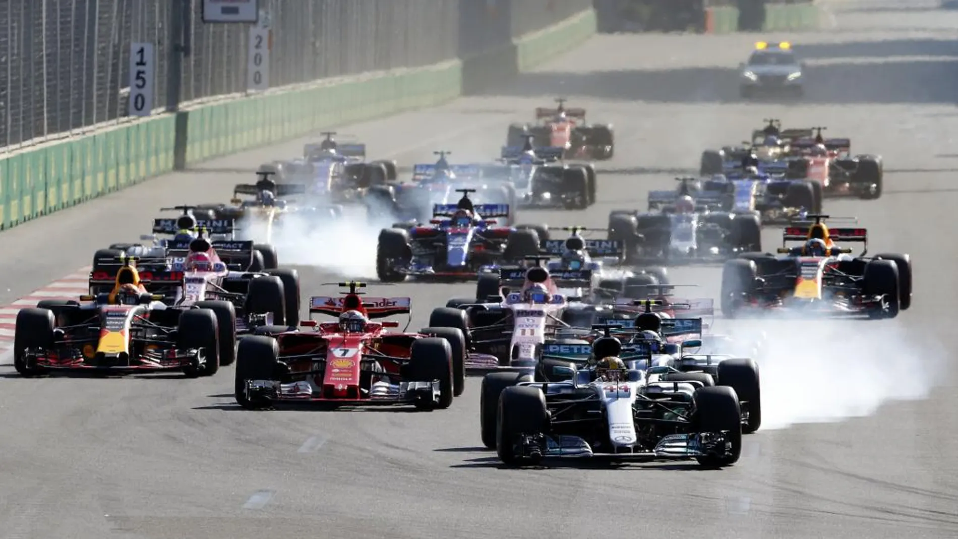 Ricciardo sobrevive al caos