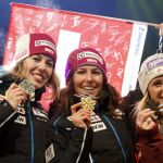 Por la izquierda, plata para la suiza Michelle Gisin, oro para la suiza Wendy Holdener y bronce para la austriaca Michaela Kirchgasser
