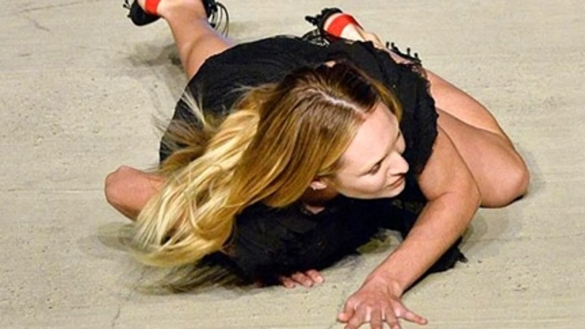 El batacazo de la modelo Candice Swanepoel