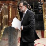 Mariano Rajoy se aproxima a la tribuna de oradores del Congreso durante el último Debate sobre el Estado de la Nación celebrado en febrero de 2015