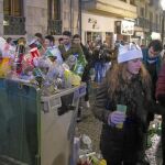 Jóvenes disfrutando de la Nochevieja universitaria que se celebra en Salamanca en diciembre y que congrega a miles de estudiantes procedentes de toda España
