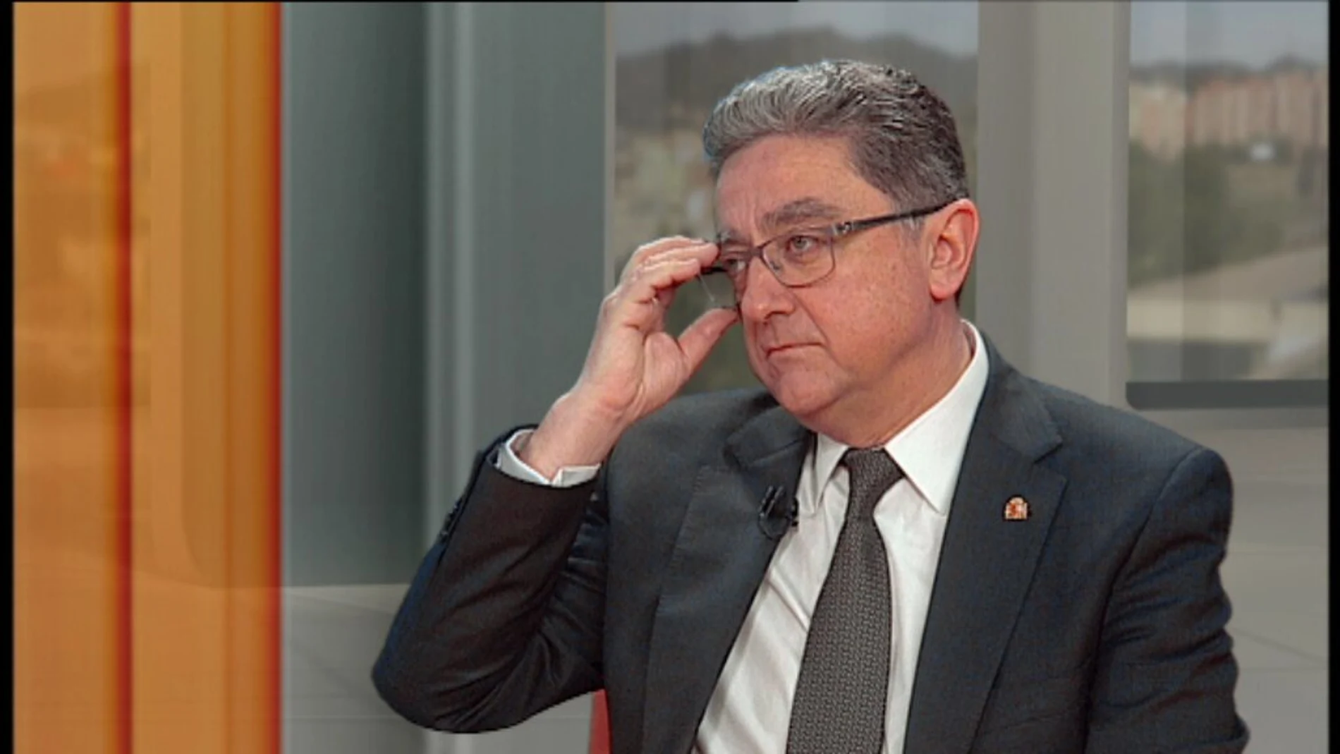 El delegado del Gobierno en Cataluña, Enric Millo, durante su entrevista hoy en TV3