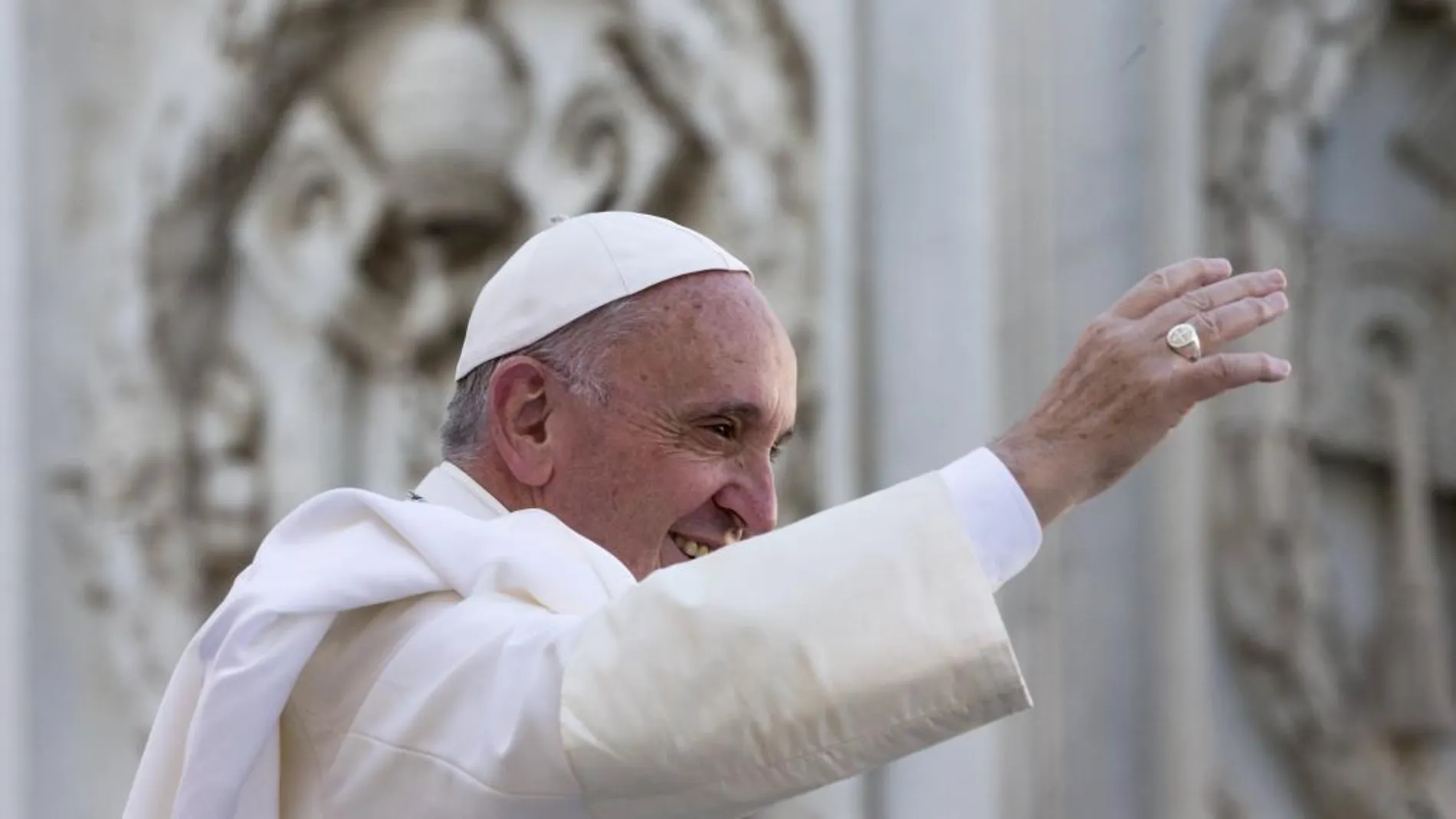 El Papa: "Comulgar no es sólo un premio para los buenos, sino el sustento para los débiles y pecadores"