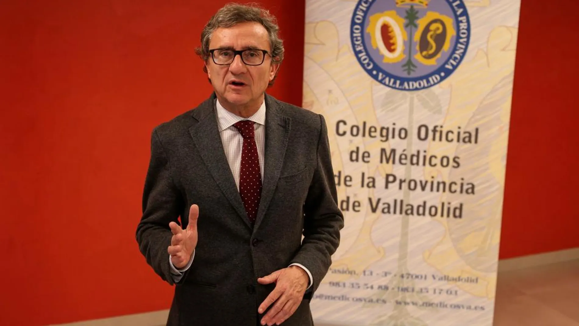 José Luis Almudi, presidente del Colegio de Médicos de Valladolid, advierte de la falta de tiempo para poder atender mejor a los pacientes en las consultas