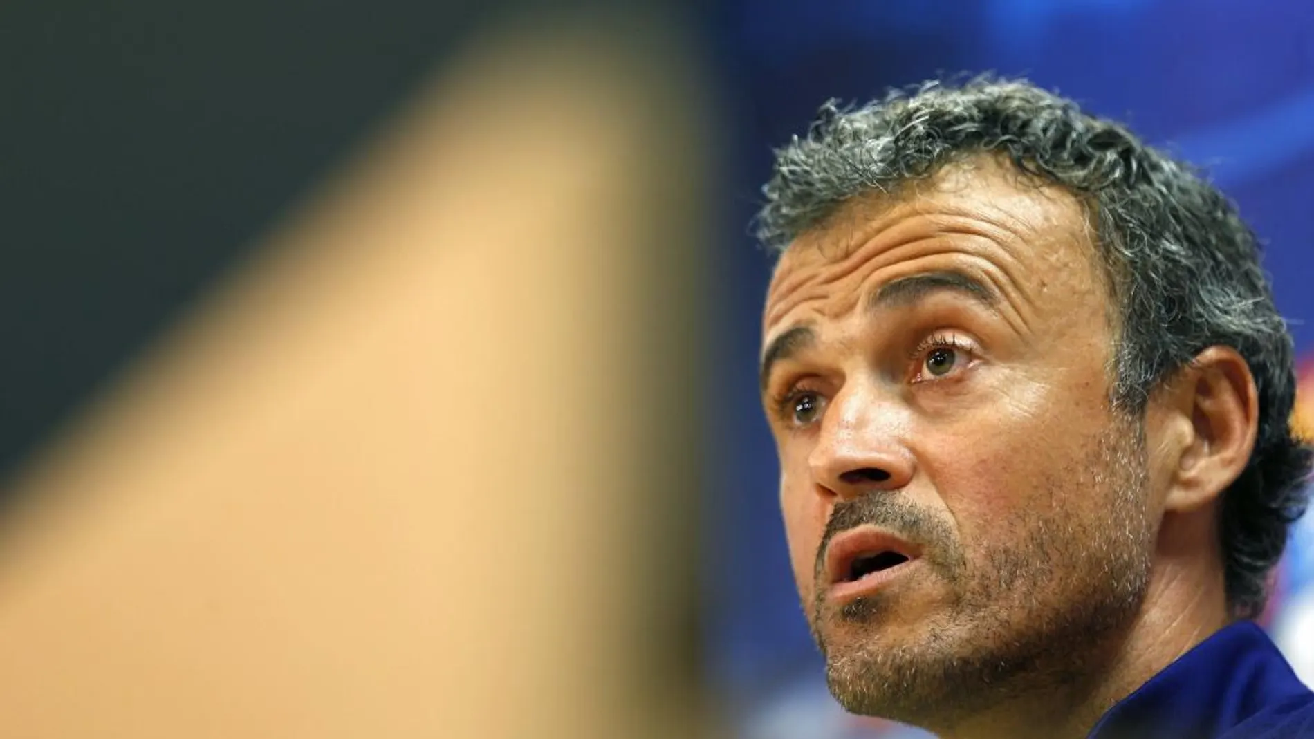 El entrenador del FC Barcelona, Luis Enrique, durante la rueda de prensa ofrecida tras el entrenamiento