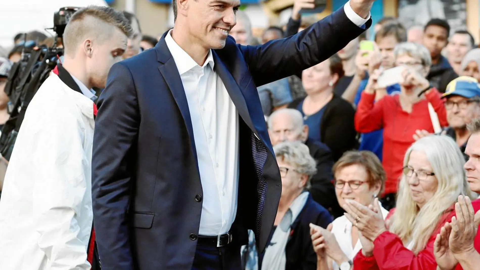 El presidente del Gobierno, Pedro Sánchez, viajó ayer a Suecia para apoyar al primer ministro, Stefan Lofven, de cara a las elecciones del domingo / Efe