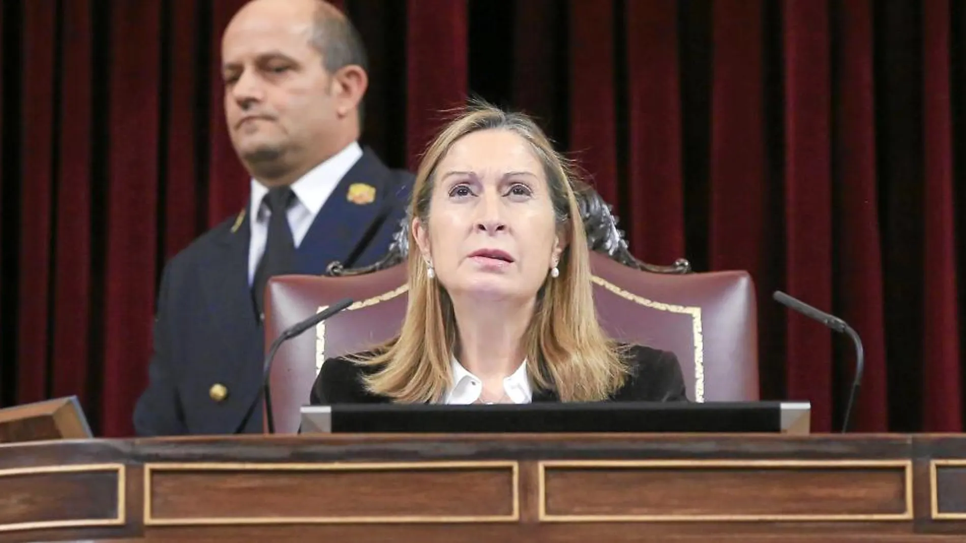 La presidenta del Congreso, Ana Pastor, en la tribuna