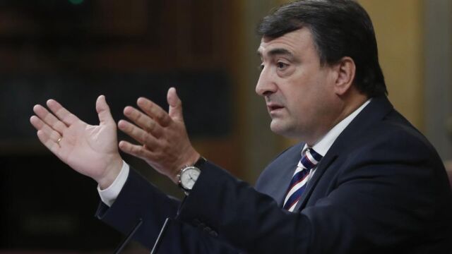 El portavoz del PNV, Aitor Esteban