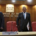 Rueda de prensa ofrecida hoy en Madrid en la que se ha señalado que se está realizando un seguimiento a 200 personas que han estado en contacto con los dos pacientes diagnosticados de fiebre hemorrágica Crimea-Congo
