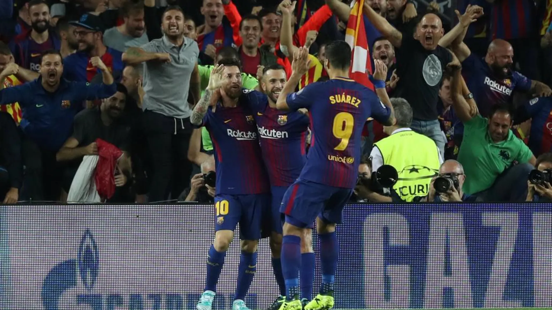 Messi celebra el primer gol del equipo