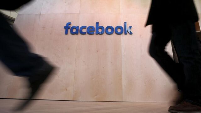 Facebook y otras redes sociales llevan implícito un componente de aislamiento