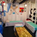 LA ENFERMERÍA: Esta es la enfermería de la Fragata Canarias, en la cual realizan las revisiones a los refugiados que rescatan en el Mediterráneo
