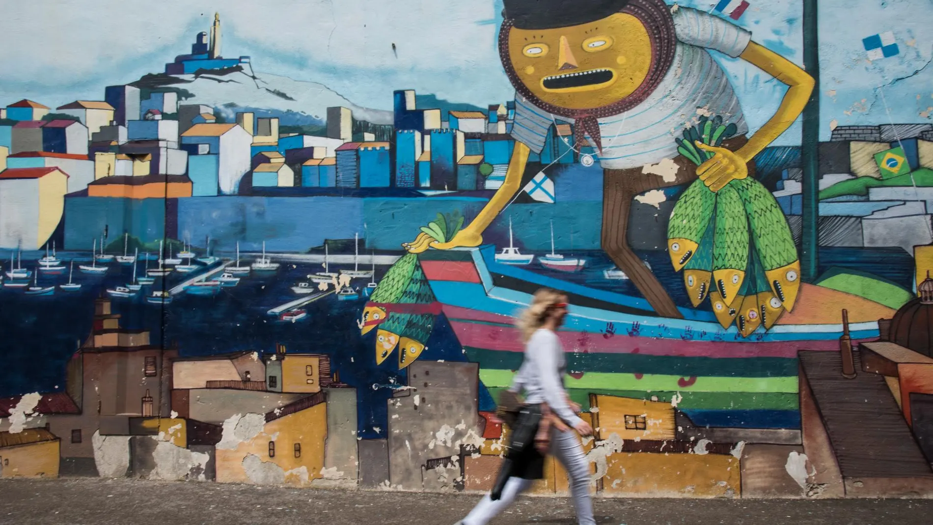 Para penetrar en el alma de la ciudad, hay que visitar el colorido y artístico barrio de Le Panier | Carlos R. Zapata