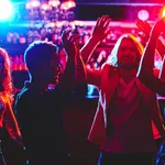 Una discoteca de Benidorm busca camareras sin novios «celosos»
