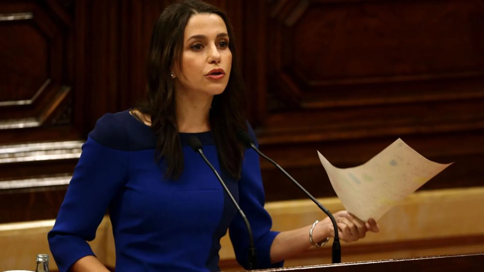 La presidenta del grupo parlamentario de Ciutadans, Inés Arrimadas, durante una intervención en el pleno del Parlament de Cataluña