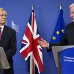 El negociador jefe de la Comisión Europea, Michel Barnier, y el secretario de Estado británico para la Salida de la UE, David Davis, hoy en Bruselas